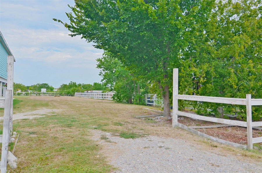 Property photo for 1003B 24th Street, San Leon, TX