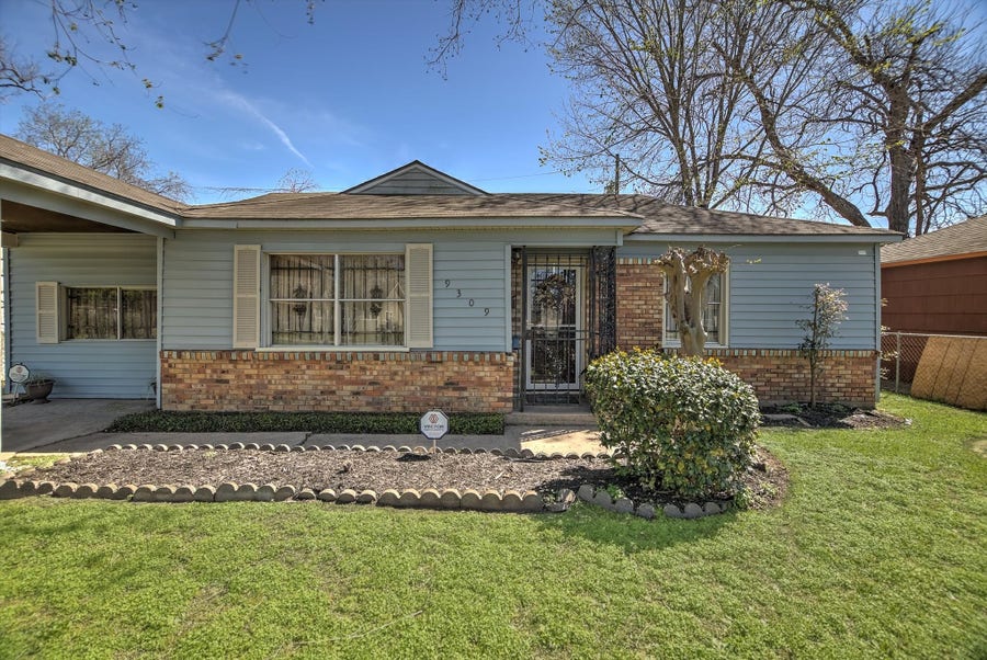 Property photo for 9309 Cathedral Drive, Houston, TX