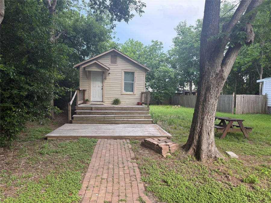 Property photo for 317 3rd Street, San Leon, TX