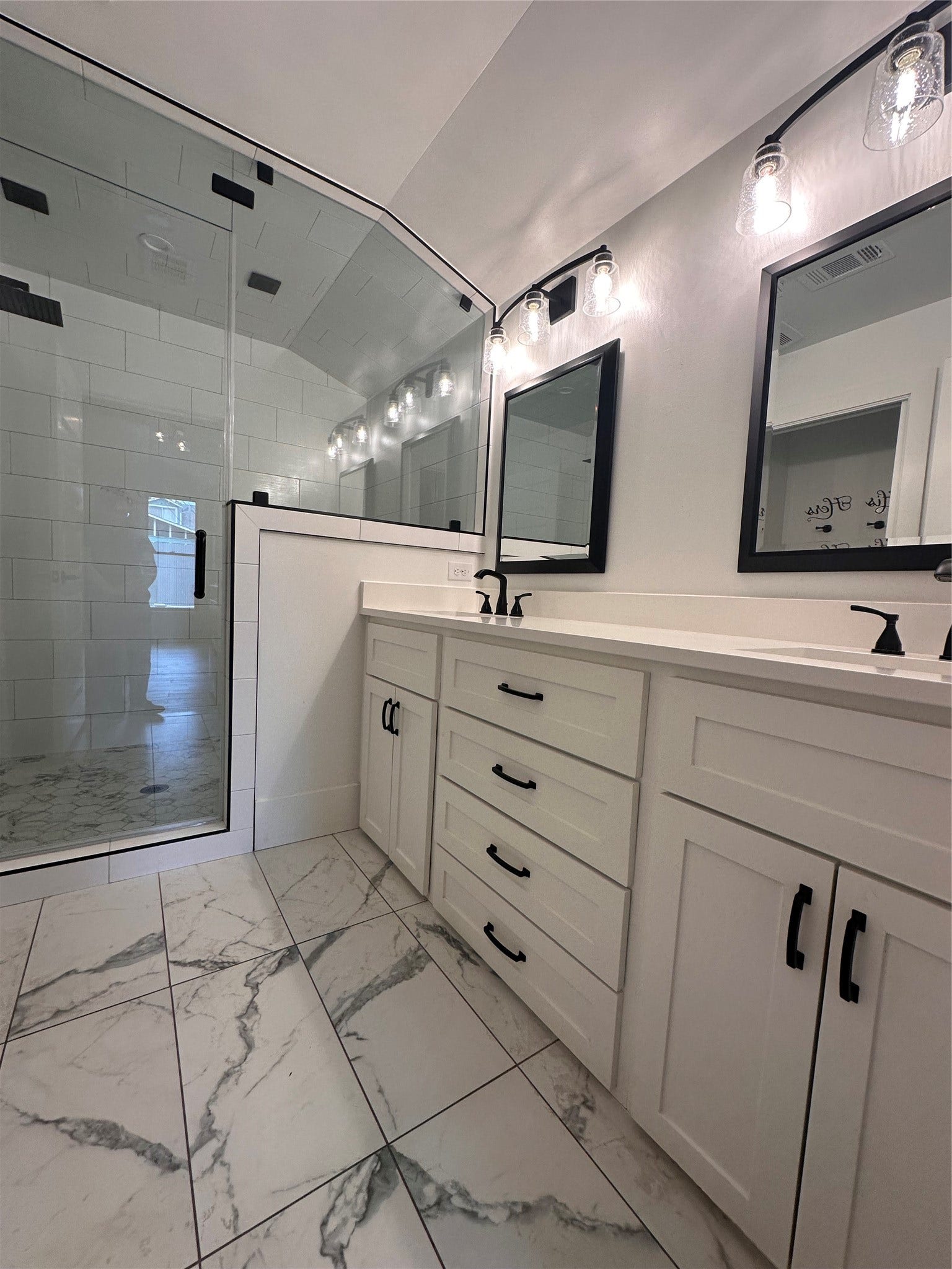 205 Vincent Street, Houston, TX 77009 205 Vincent Street, Houston, TX 77009