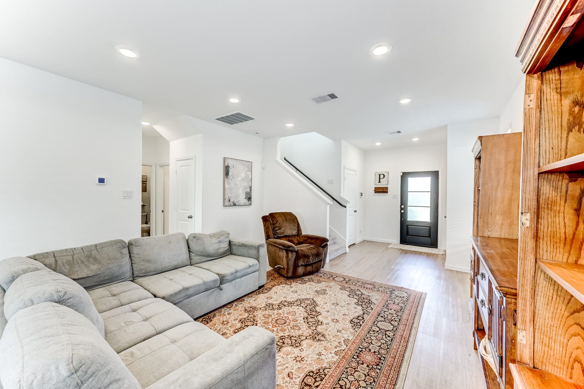 20901 Cropani Shadow Drive, New Caney, TX 77357 Living room