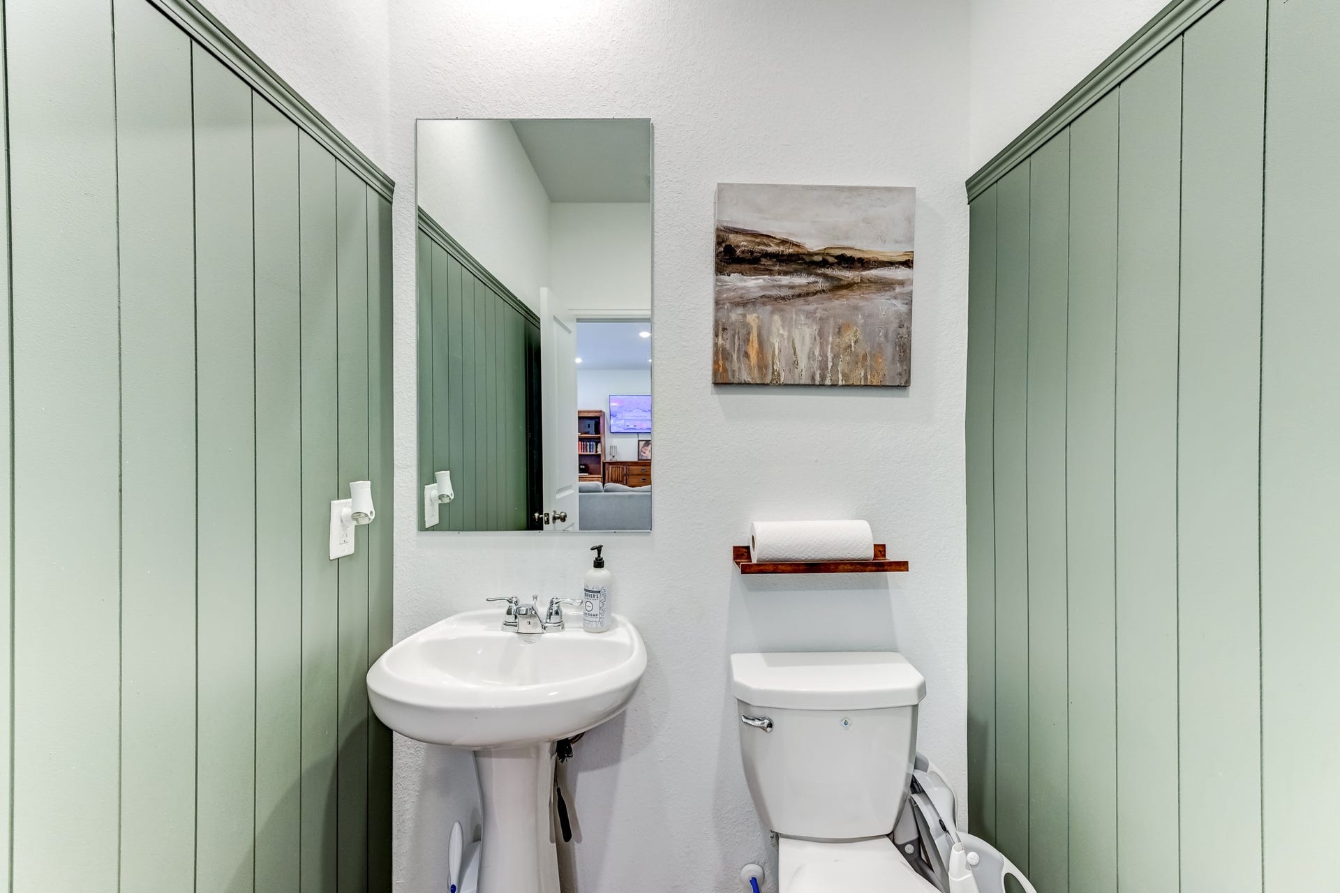 20901 Cropani Shadow Drive, New Caney, TX 77357 Powder room