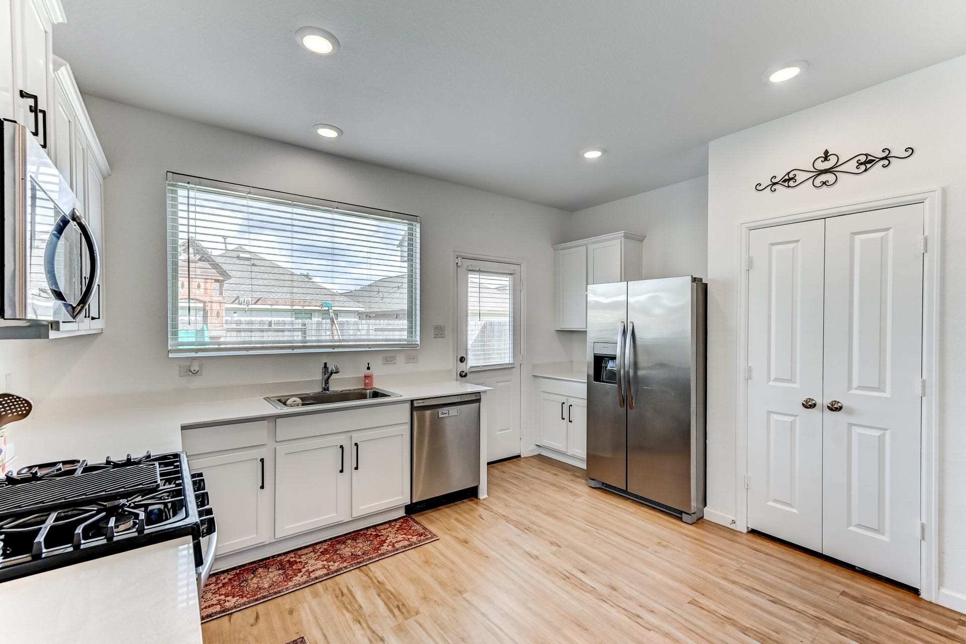 20901 Cropani Shadow Drive, New Caney, TX 77357 Kitchen