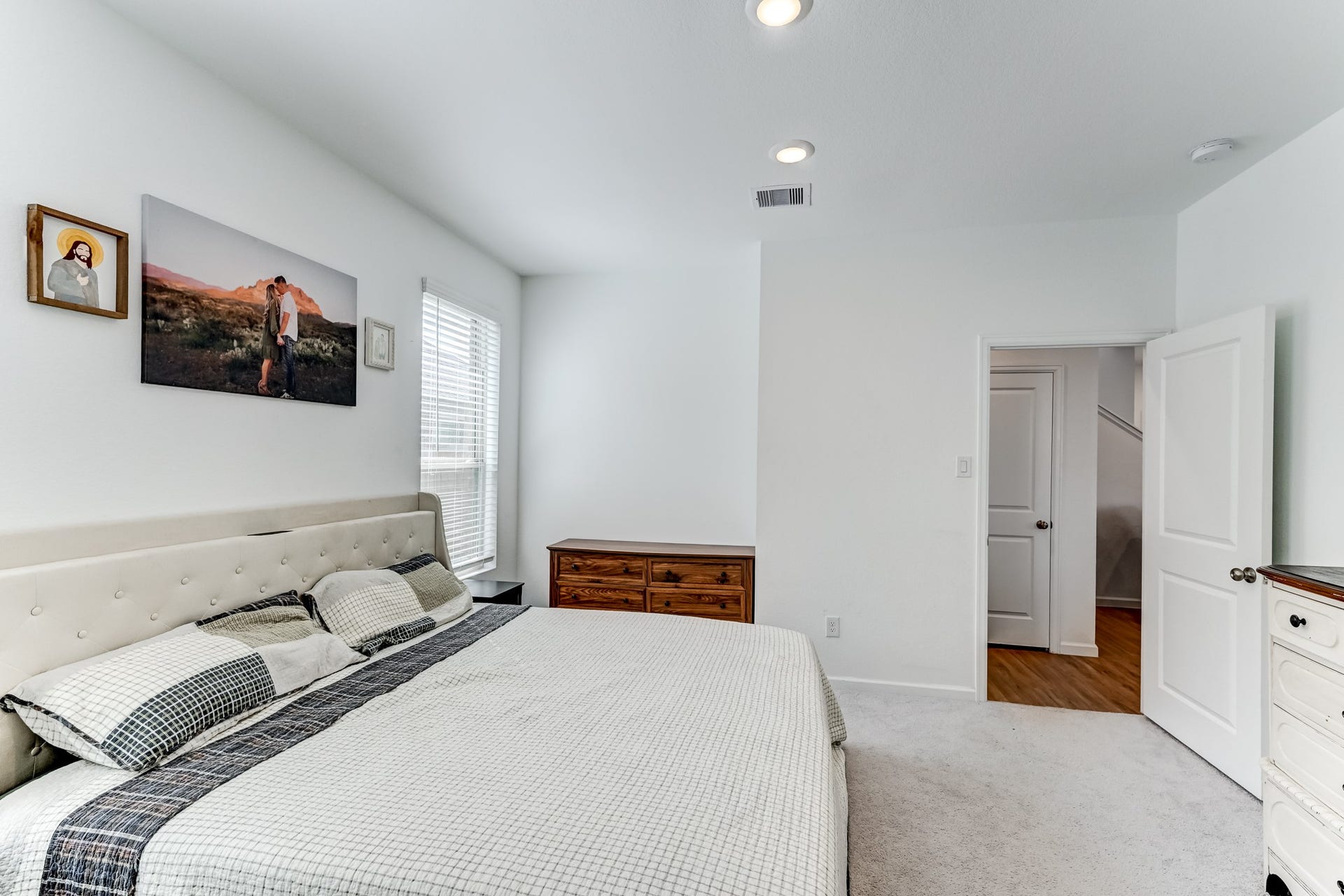 20901 Cropani Shadow Drive, New Caney, TX 77357 Primary bedroom