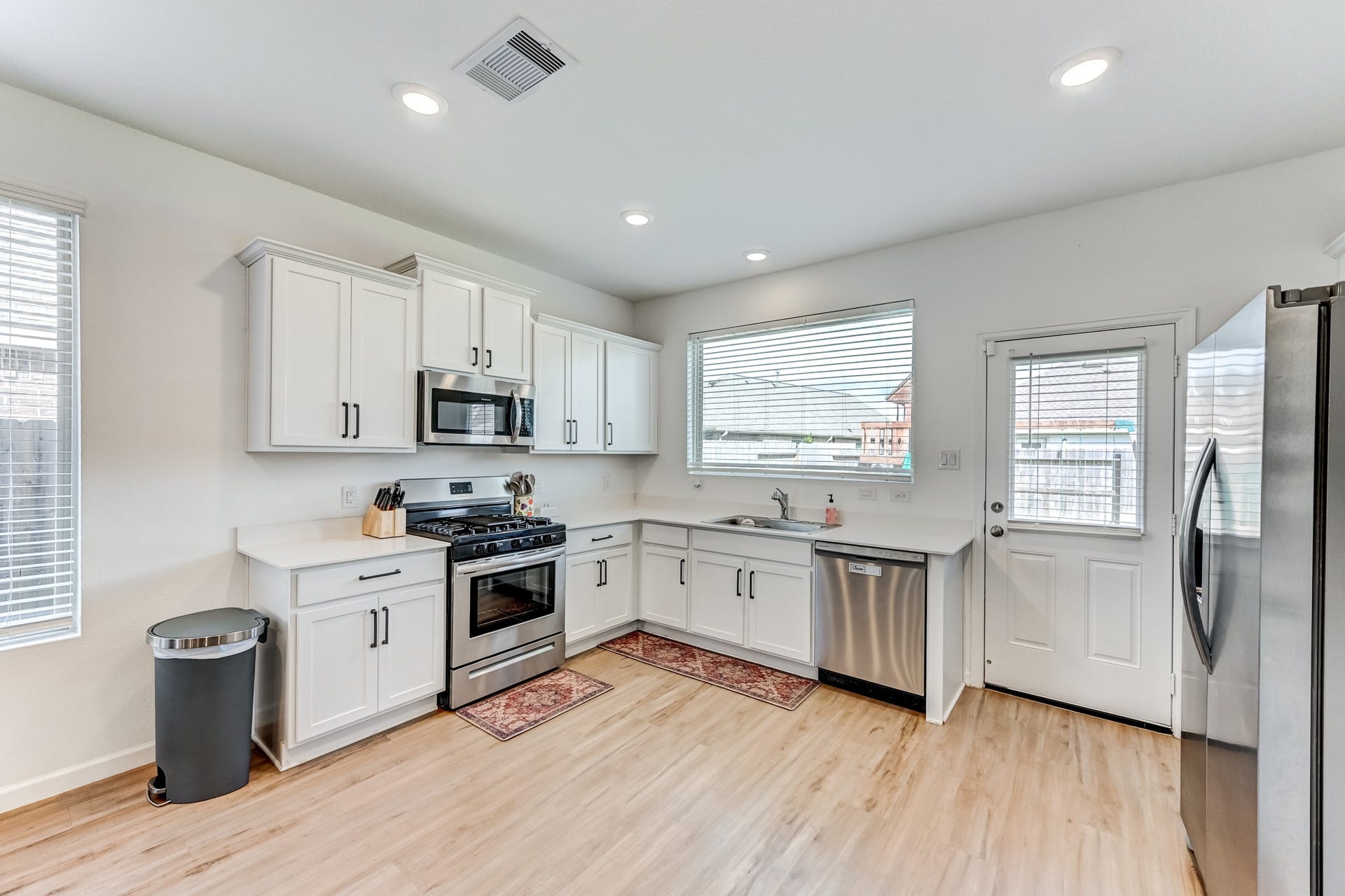 20901 Cropani Shadow Drive, New Caney, TX 77357 Kitchen