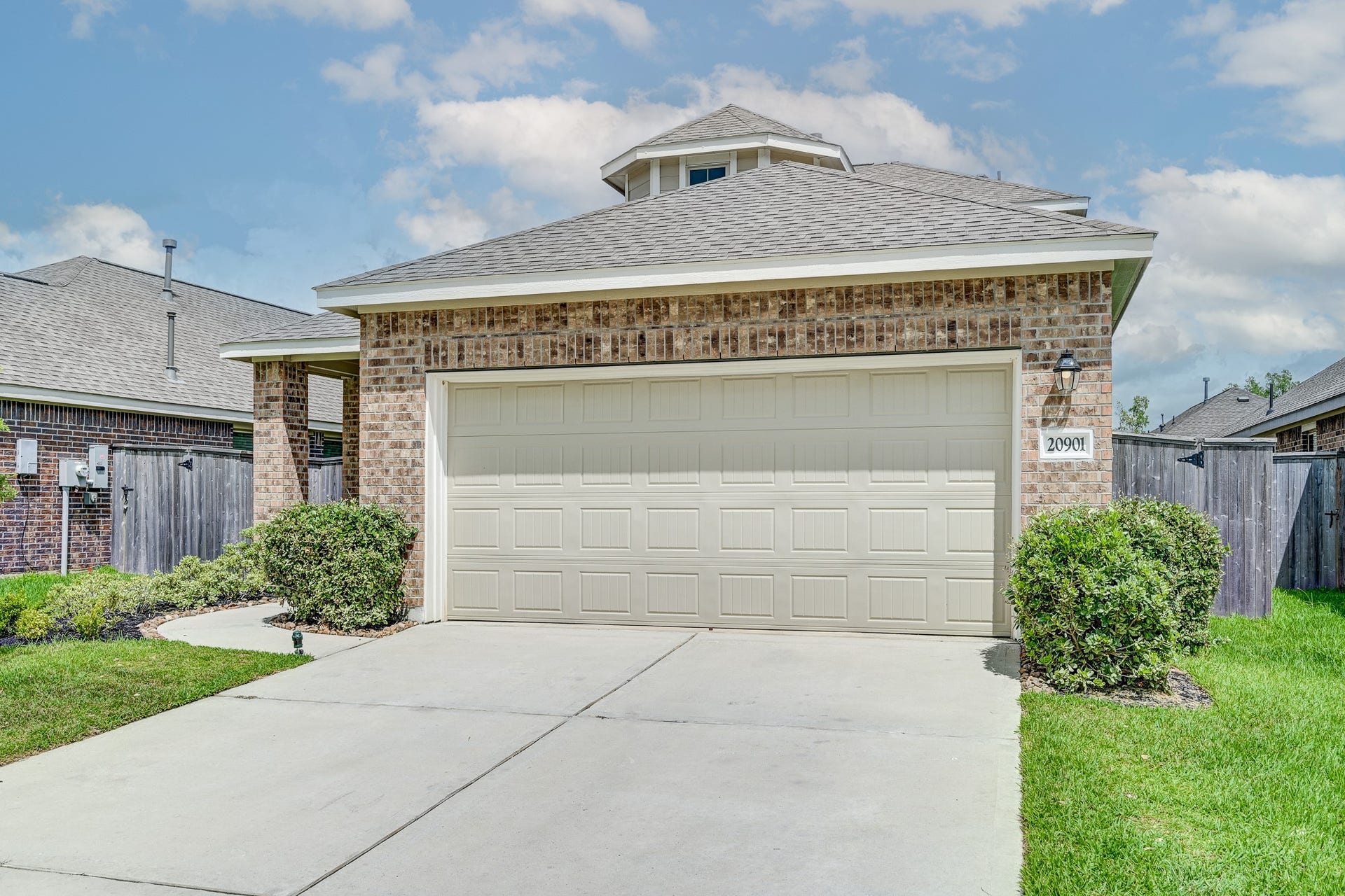 20901 Cropani Shadow Drive, New Caney, TX 77357 Exterior