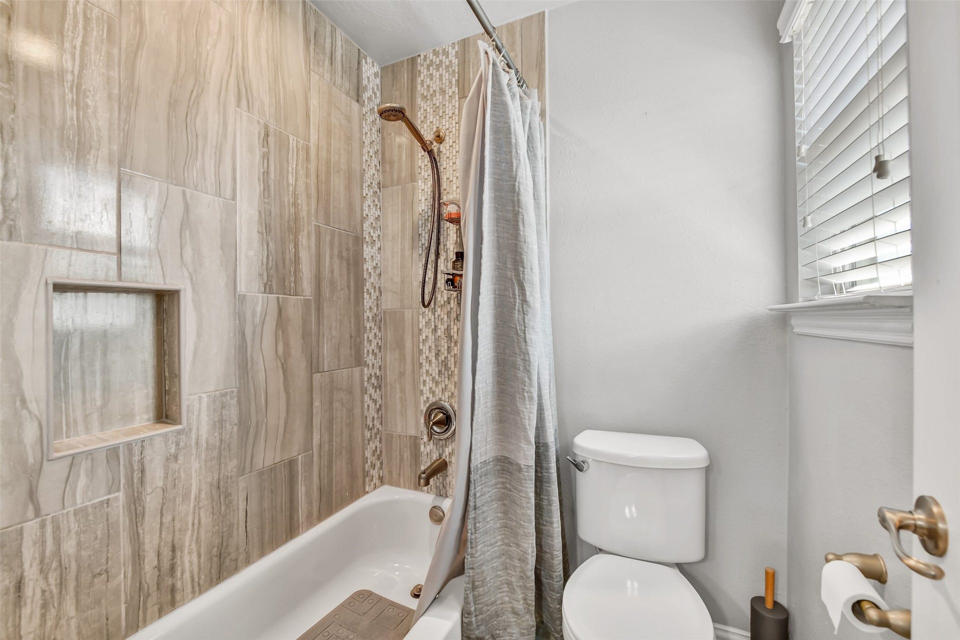 410 Havenstone Lane, La Marque, TX 77568 410 Havenstone Lane, La Marque, TX 77568