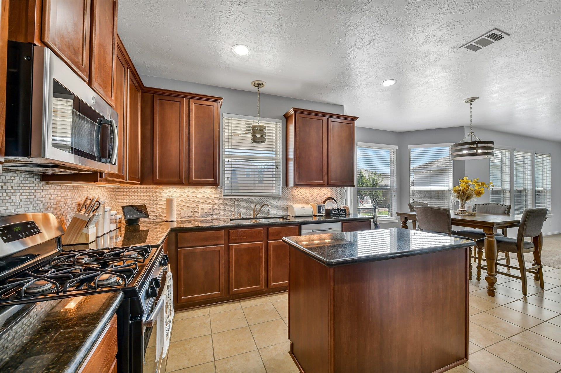 410 Havenstone Lane, La Marque, TX 77568 410 Havenstone Lane, La Marque, TX 77568