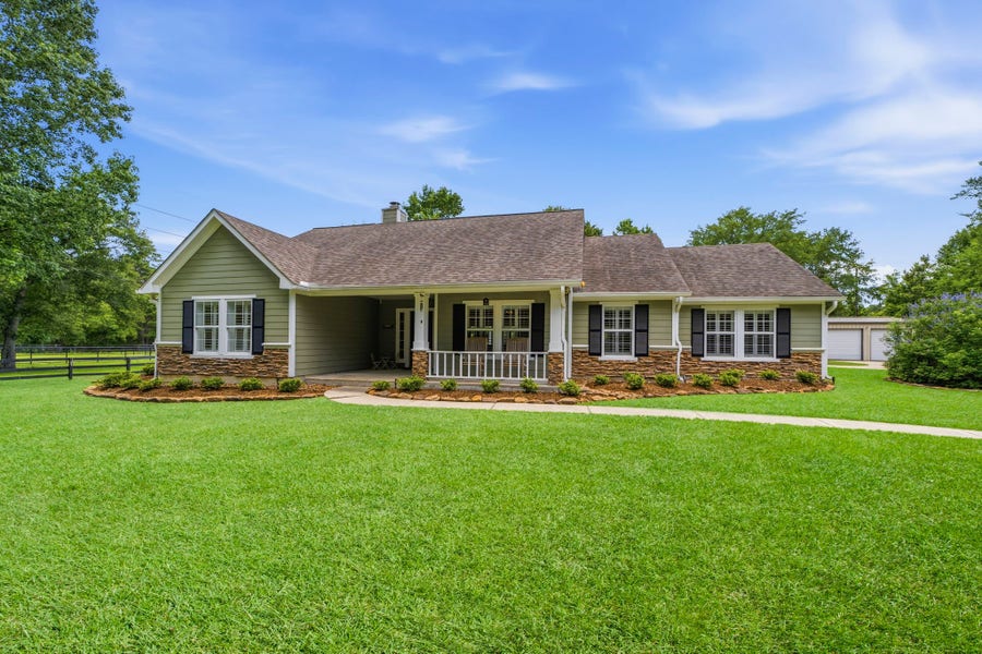 Property photo for 16903 Mustang Trail Drive, Magnolia, TX