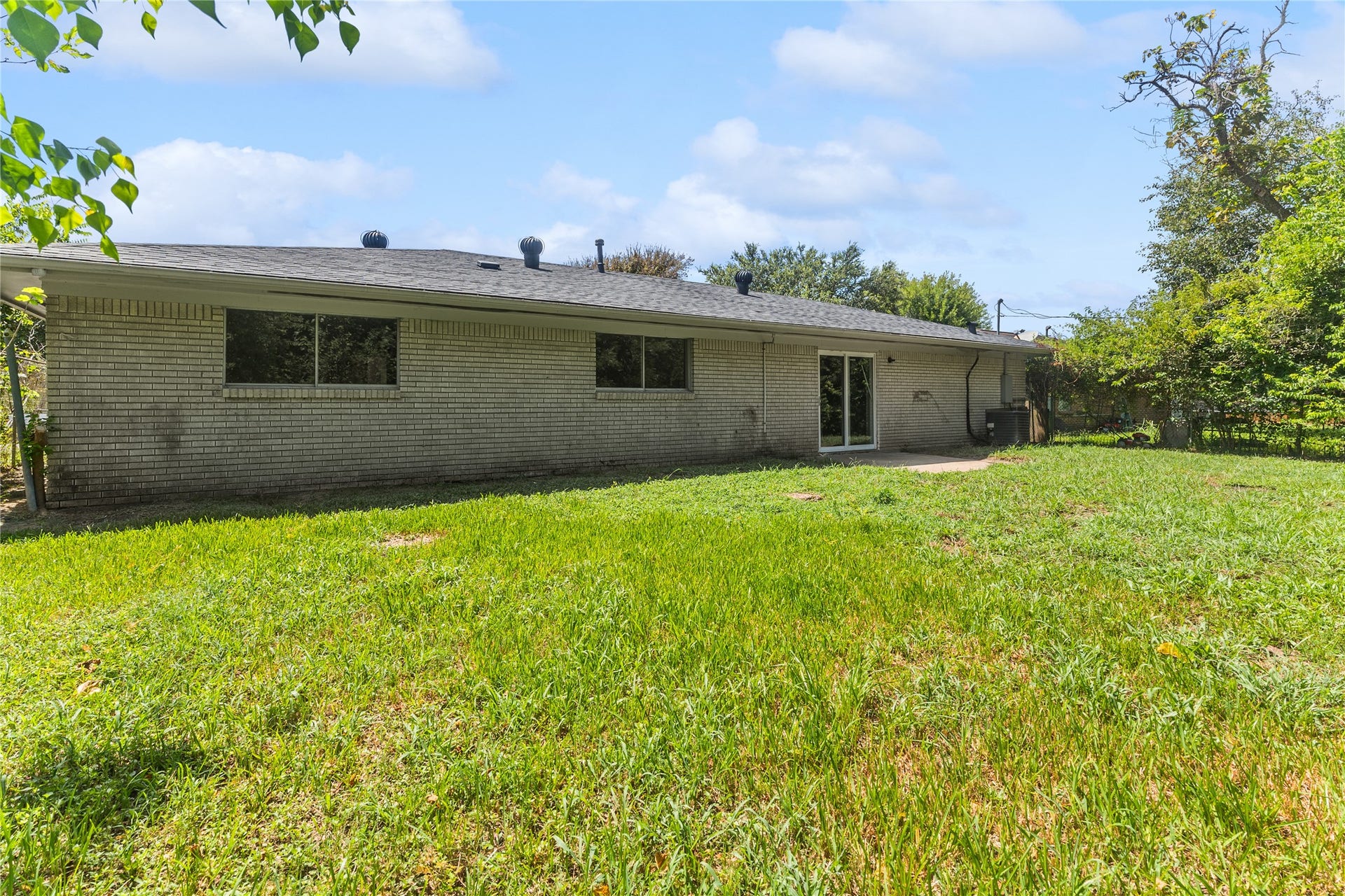 7 Richards Courts, La Marque, TX 77568 7 Richards Courts, La Marque, TX 77568