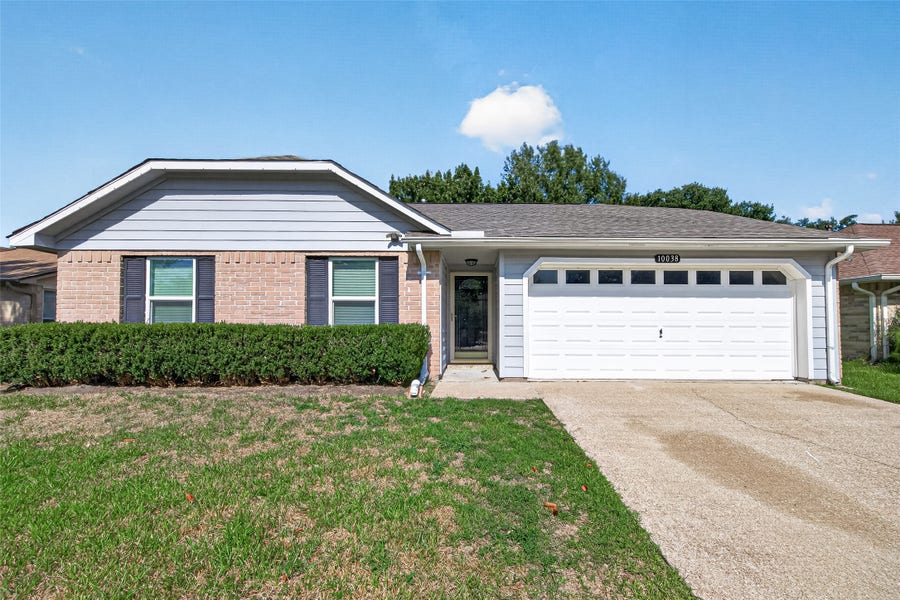 Property photo for 10038 Green Valley Lane, Houston, TX