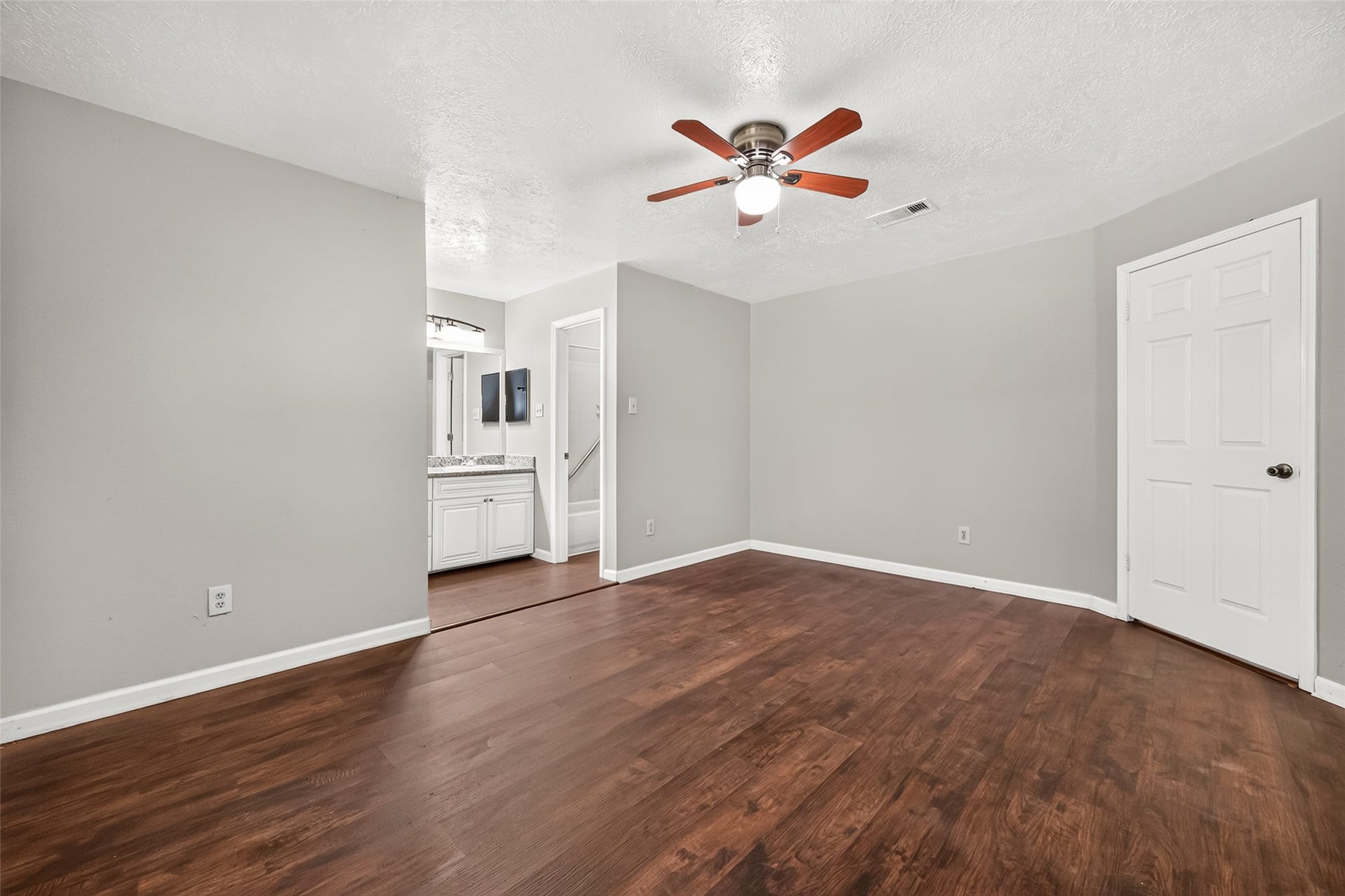 10038 Green Valley Lane, Houston, TX 77064