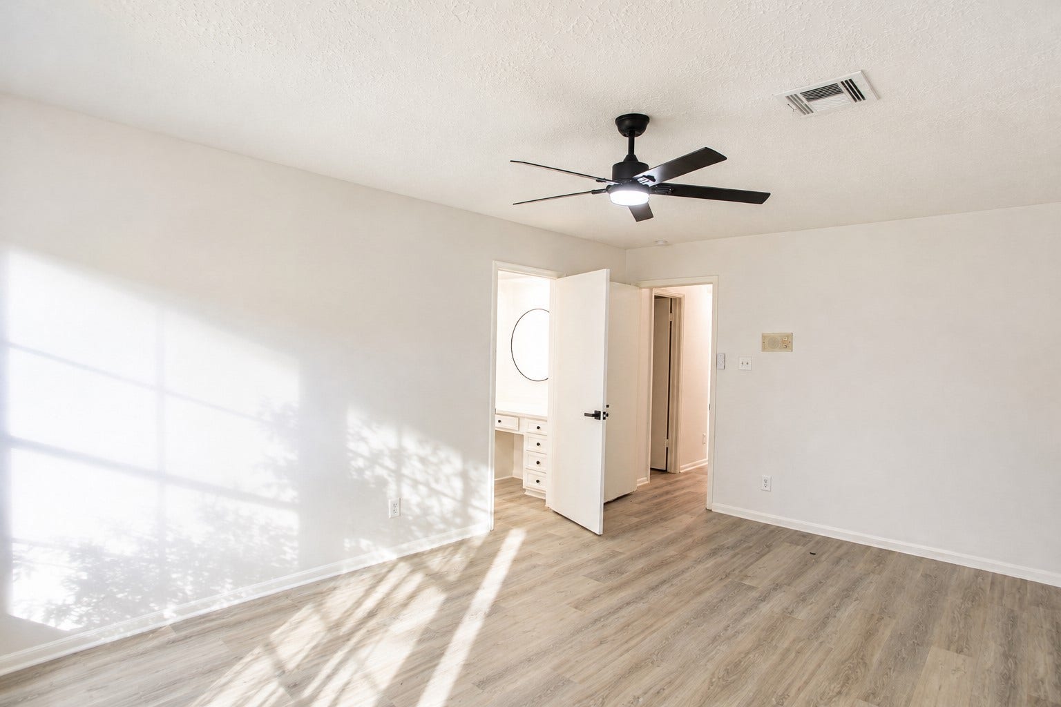 10710 Sandy Shoals Drive, Houston, TX 77071 10710 Sandy Shoals Drive, Houston, TX 77071