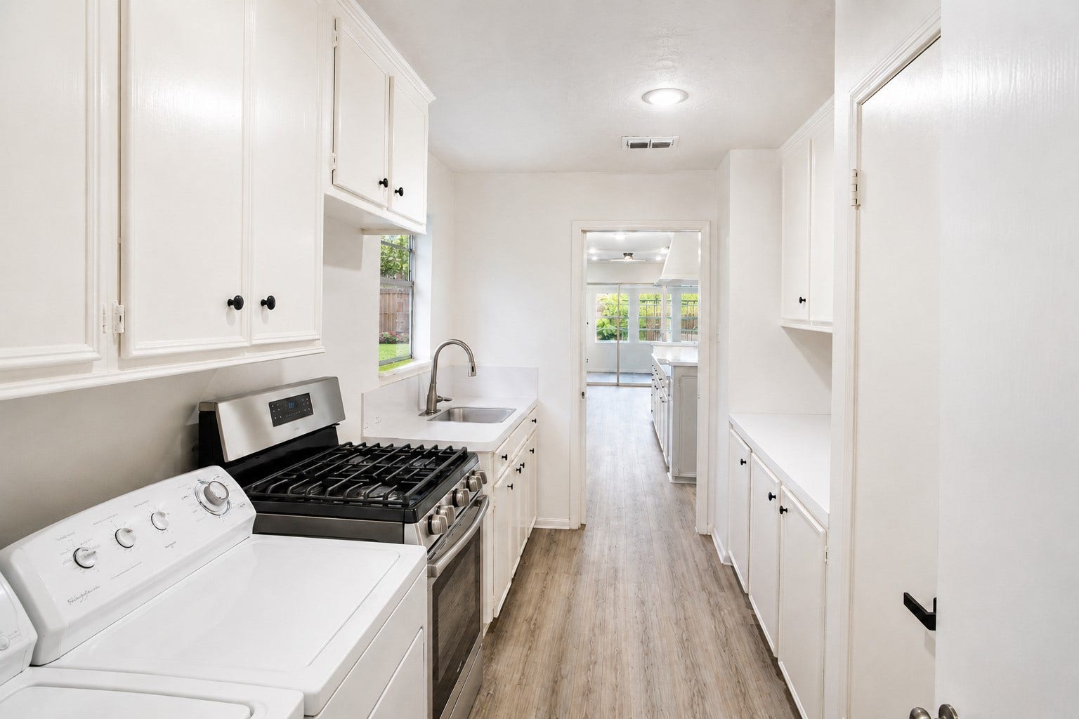 10710 Sandy Shoals Drive, Houston, TX 77071 10710 Sandy Shoals Drive, Houston, TX 77071