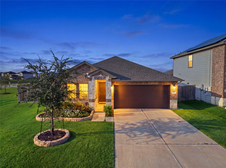 Property photo for 815 Barstow Drive, Rosharon, TX