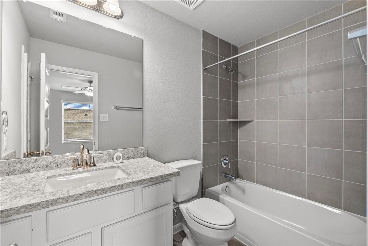 Private bath to bedroom 2