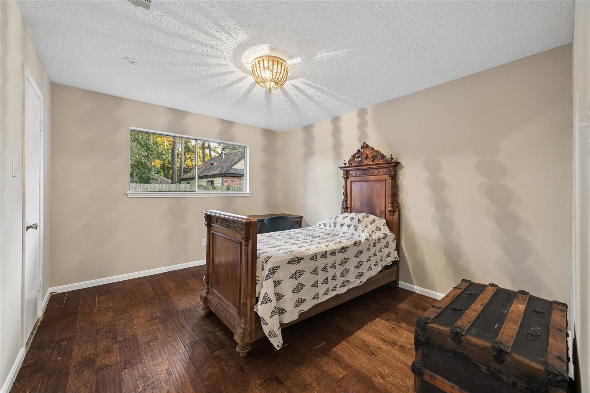 10411 Grassland Circle, Houston, TX 77070 Guest bedroom two.