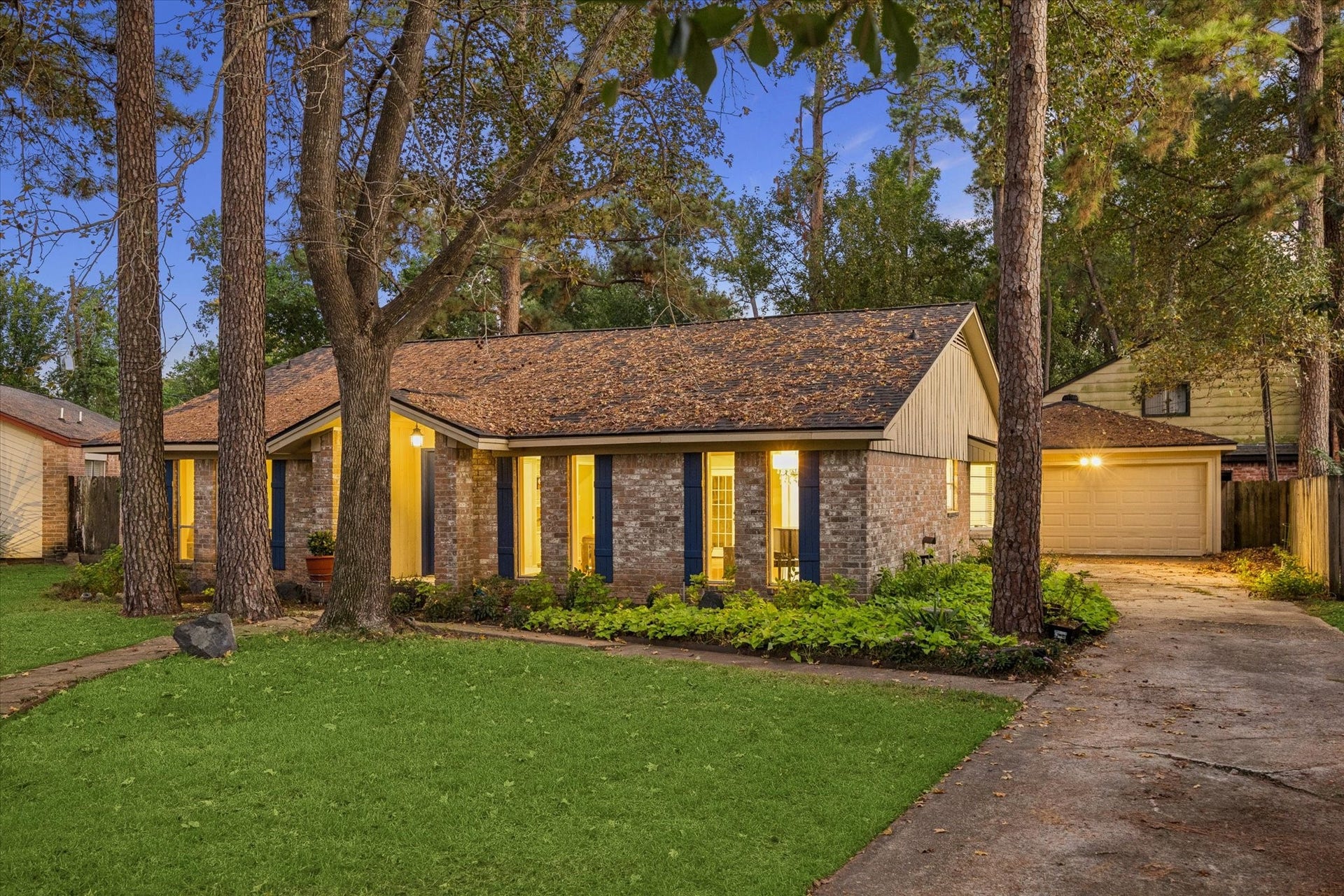 10411 Grassland Circle, Houston, TX 77070 Welcome home to 10411 Grassland Circle.