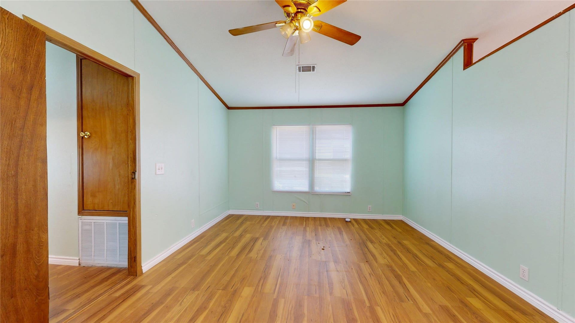 435 16th Street, San Leon, TX 77539 435 16th Street, San Leon, TX 77539