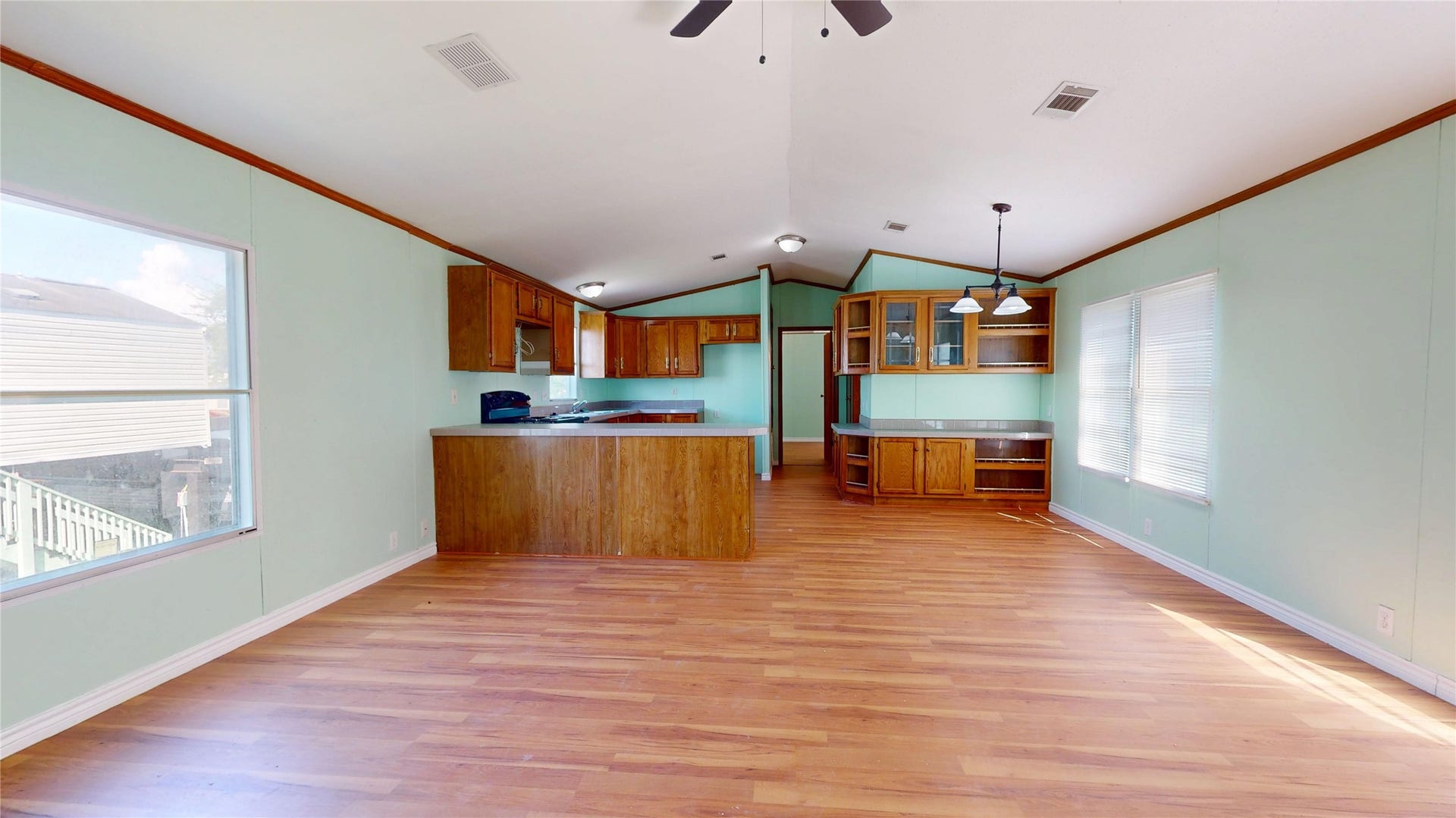 435 16th Street, San Leon, TX 77539 435 16th Street, San Leon, TX 77539