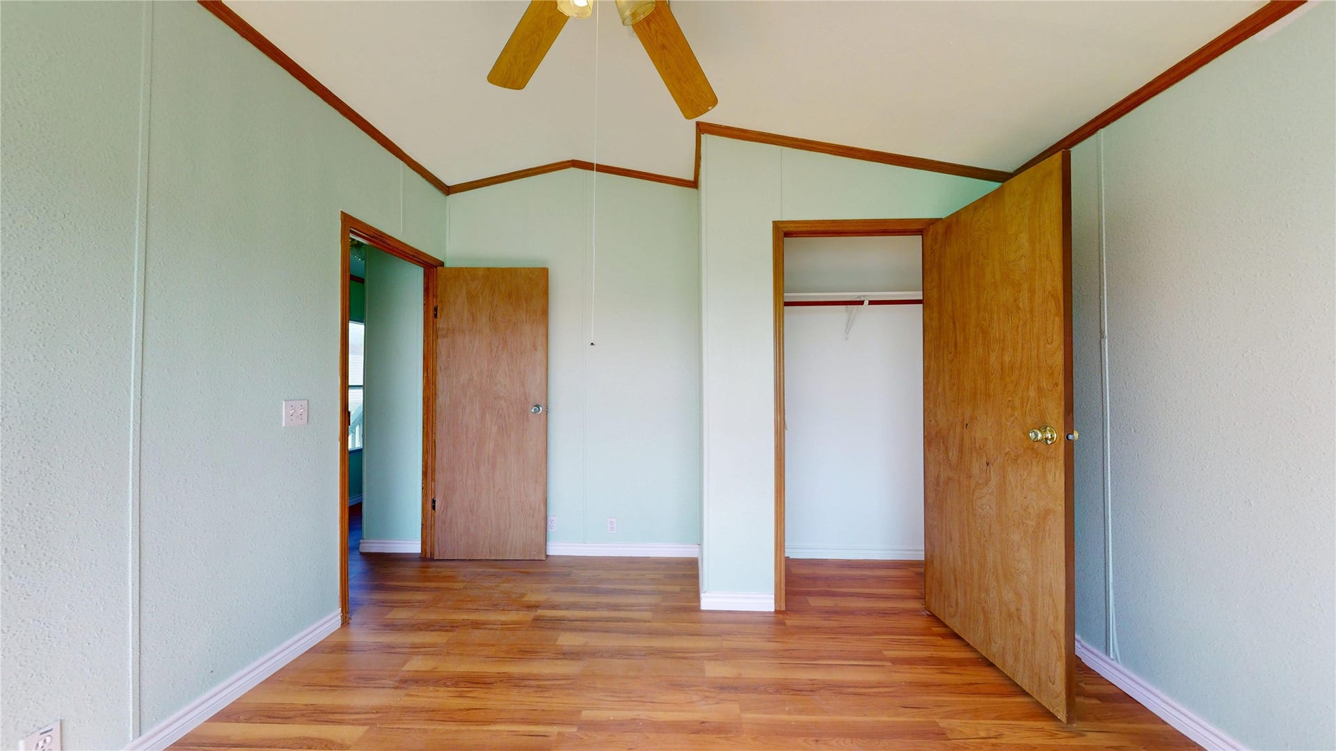 435 16th Street, San Leon, TX 77539 435 16th Street, San Leon, TX 77539
