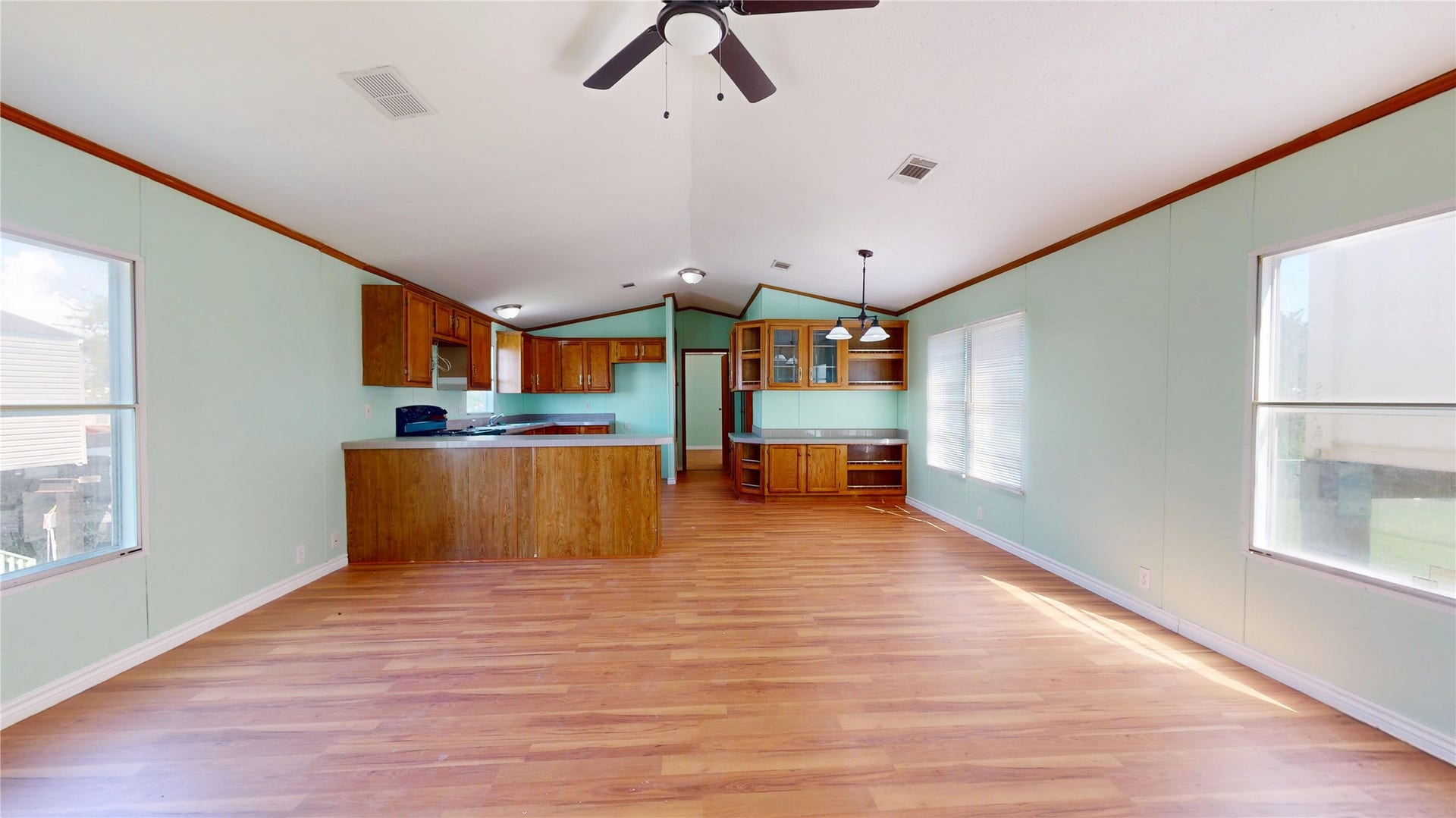435 16th Street, San Leon, TX 77539 435 16th Street, San Leon, TX 77539