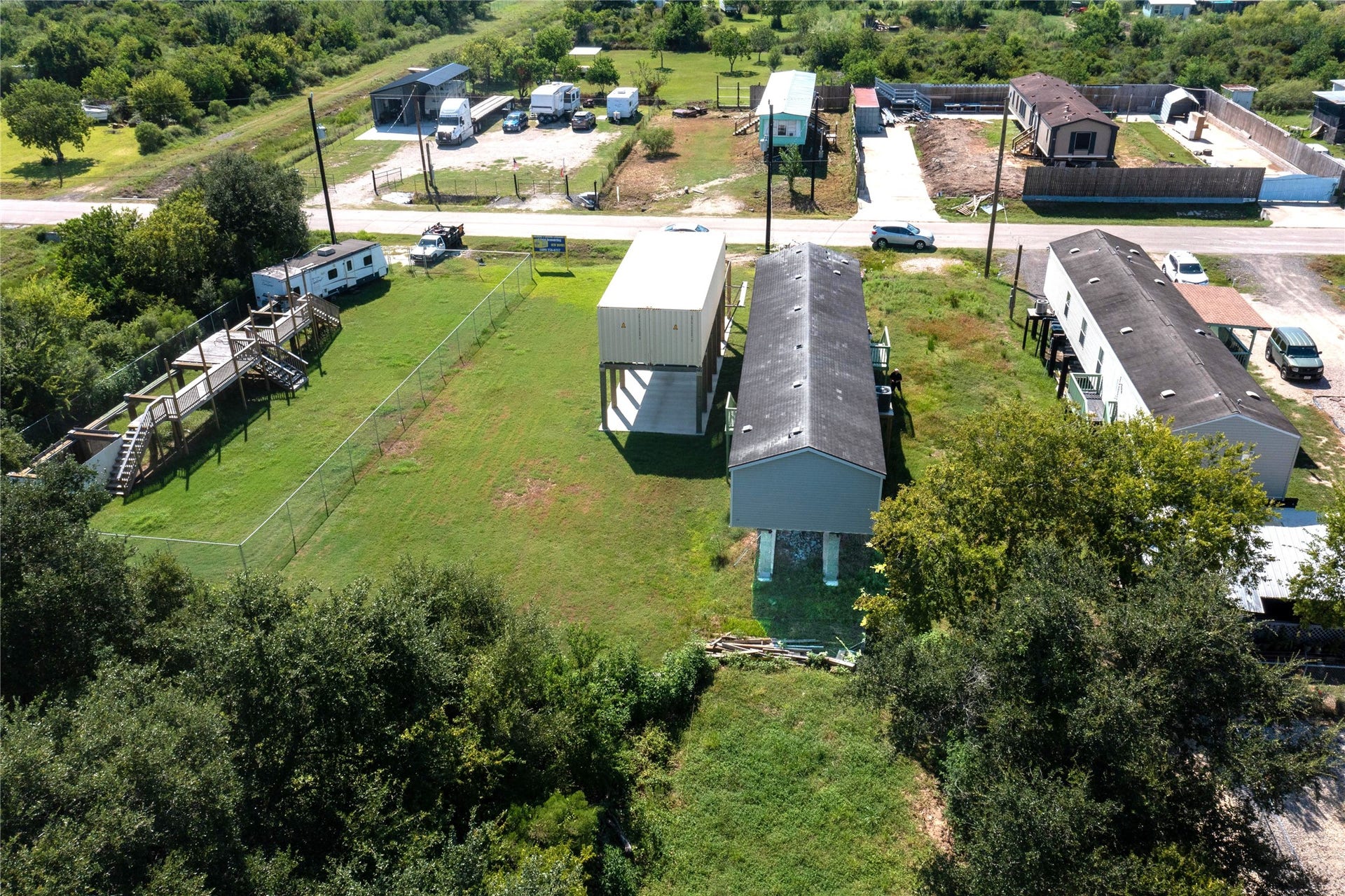 435 16th Street, San Leon, TX 77539 435 16th Street, San Leon, TX 77539