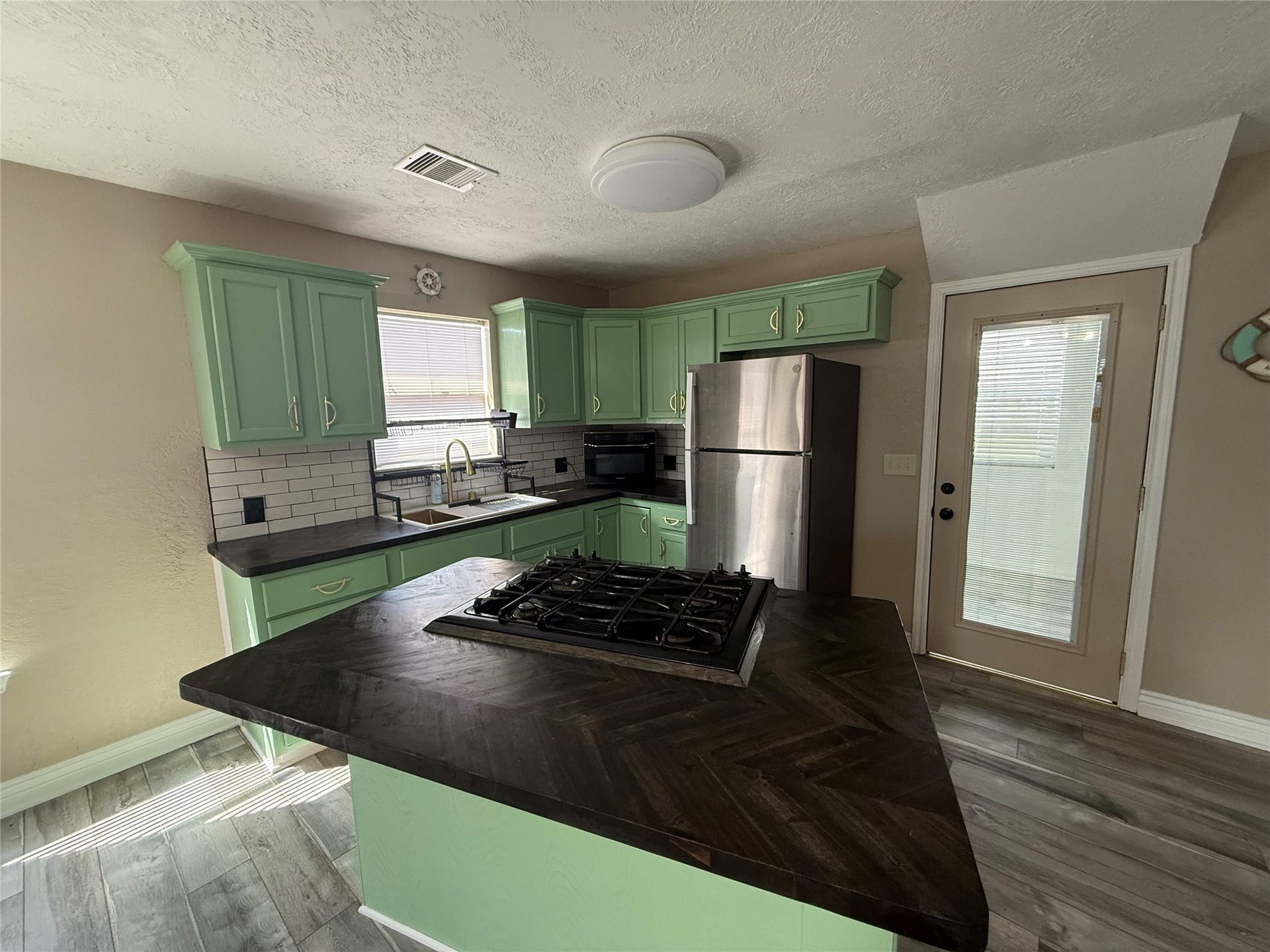 642 5th Street, San Leon, TX 77539 642 5th Street, San Leon, TX 77539
