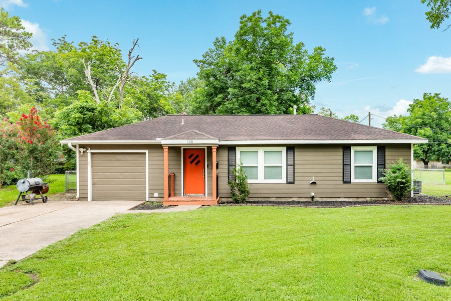 Property photo for 708 Alice Street, Sweeny, TX