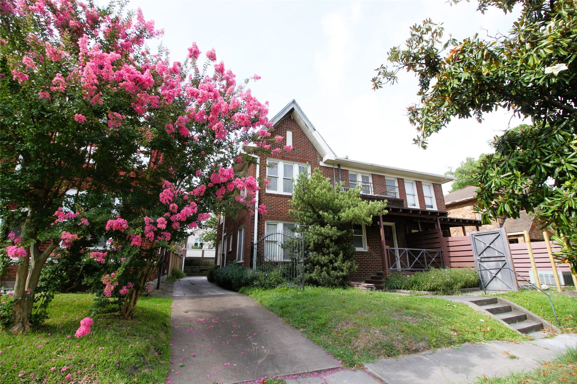 1223 W Gray Street, Houston, TX 77019 1223 W Gray Street, Houston, TX 77019