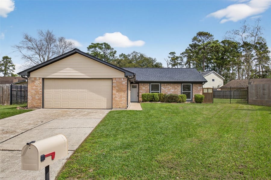 Property photo for 7807 Swallow Park Dr, Humble, TX