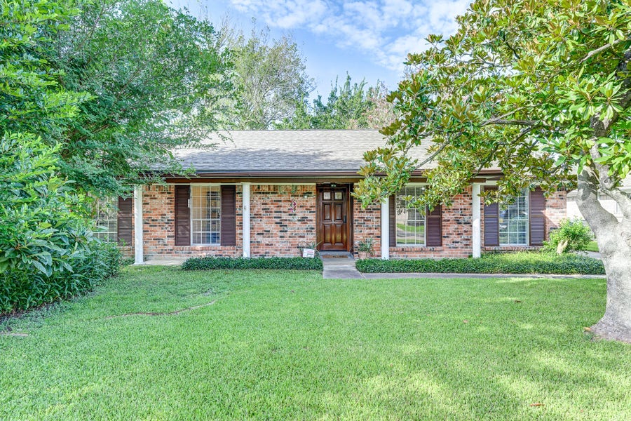 Property photo for 12211 Plumpoint Drive, Houston, TX