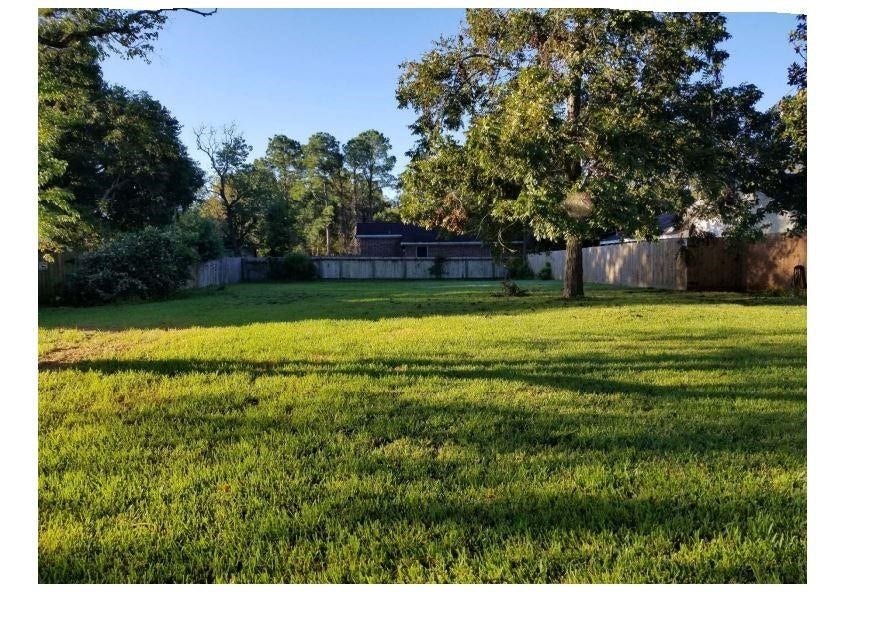 Property photo for 209 Anglewood, Angleton, TX