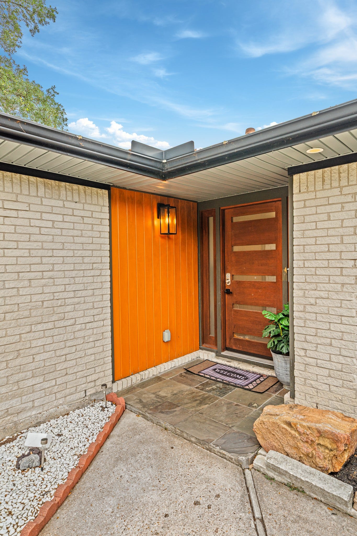 9022 Quebec Dr, Houston, TX 77096