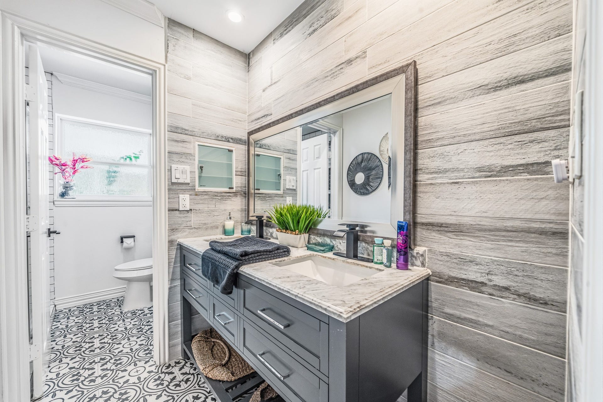 9022 Quebec Dr, Houston, TX 77096
