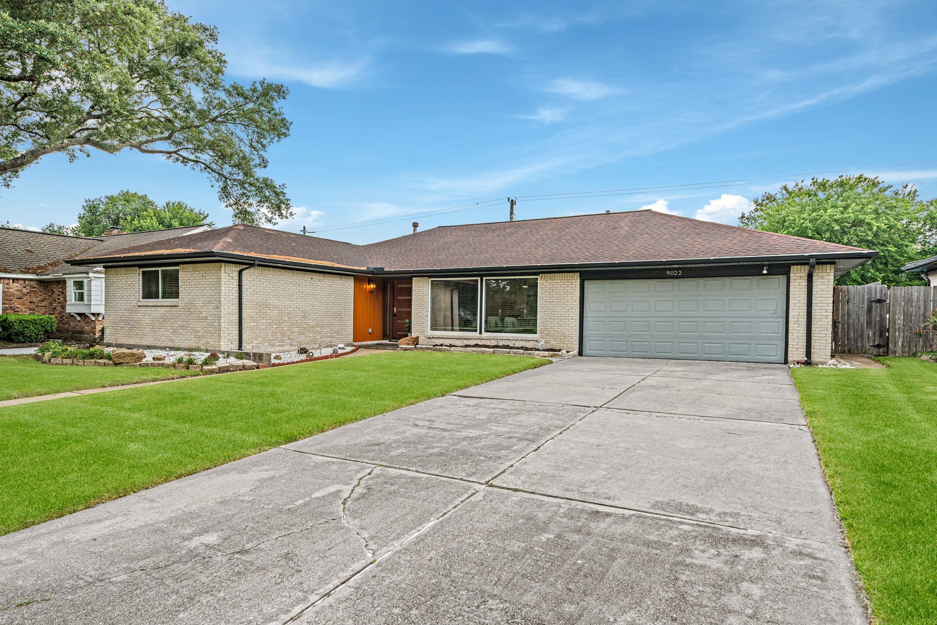 9022 Quebec Dr, Houston, TX 77096