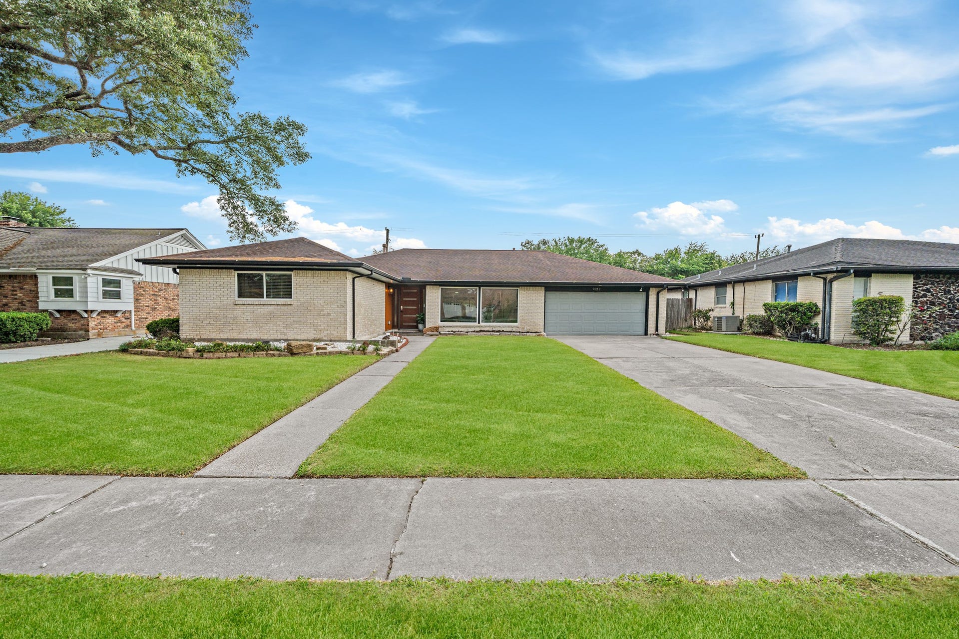 9022 Quebec Dr, Houston, TX 77096