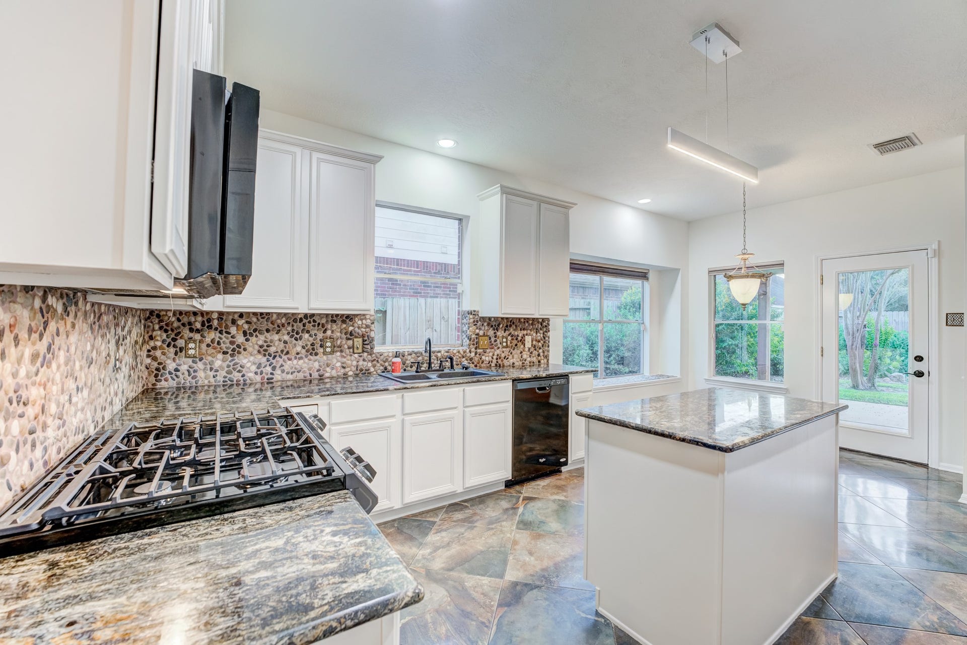2706 Sun Beam Court, Pearland, TX 77584 2706 Sun Beam Court, Pearland, TX 77584
