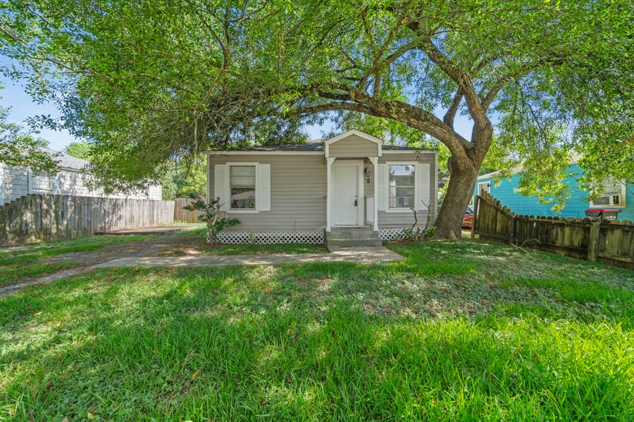 Property photo for 8 Jennische St, Baytown, TX