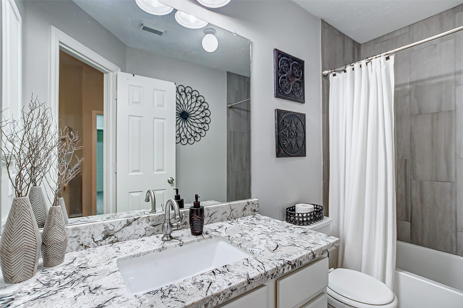 18207 Red Eagle Court, Humble, TX 77346 18207 Red Eagle Court, Humble, TX 77346