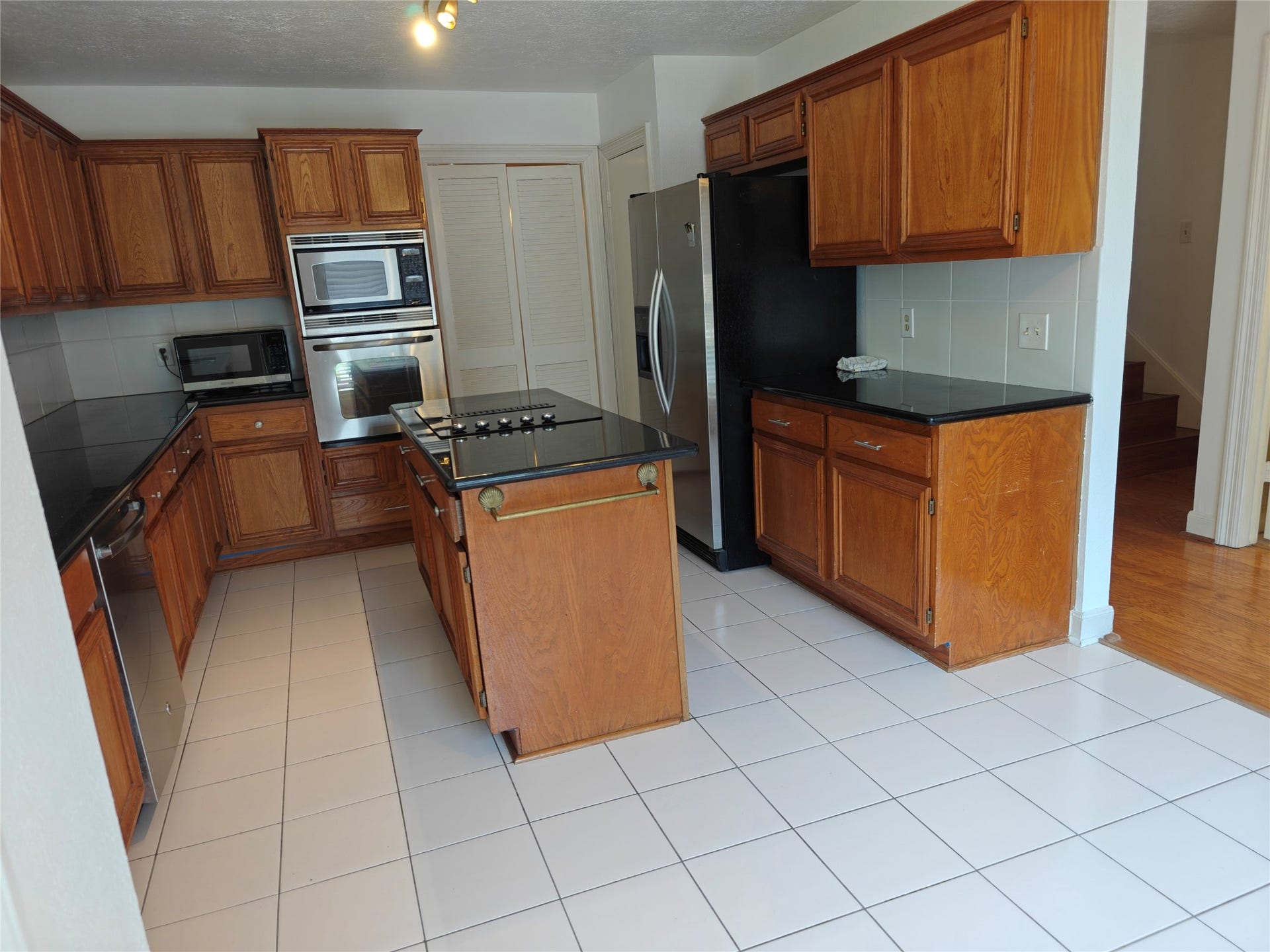 3446 Mimosa Way, Sugar Land, TX 77479 3446 Mimosa Way, Sugar Land, TX 77479