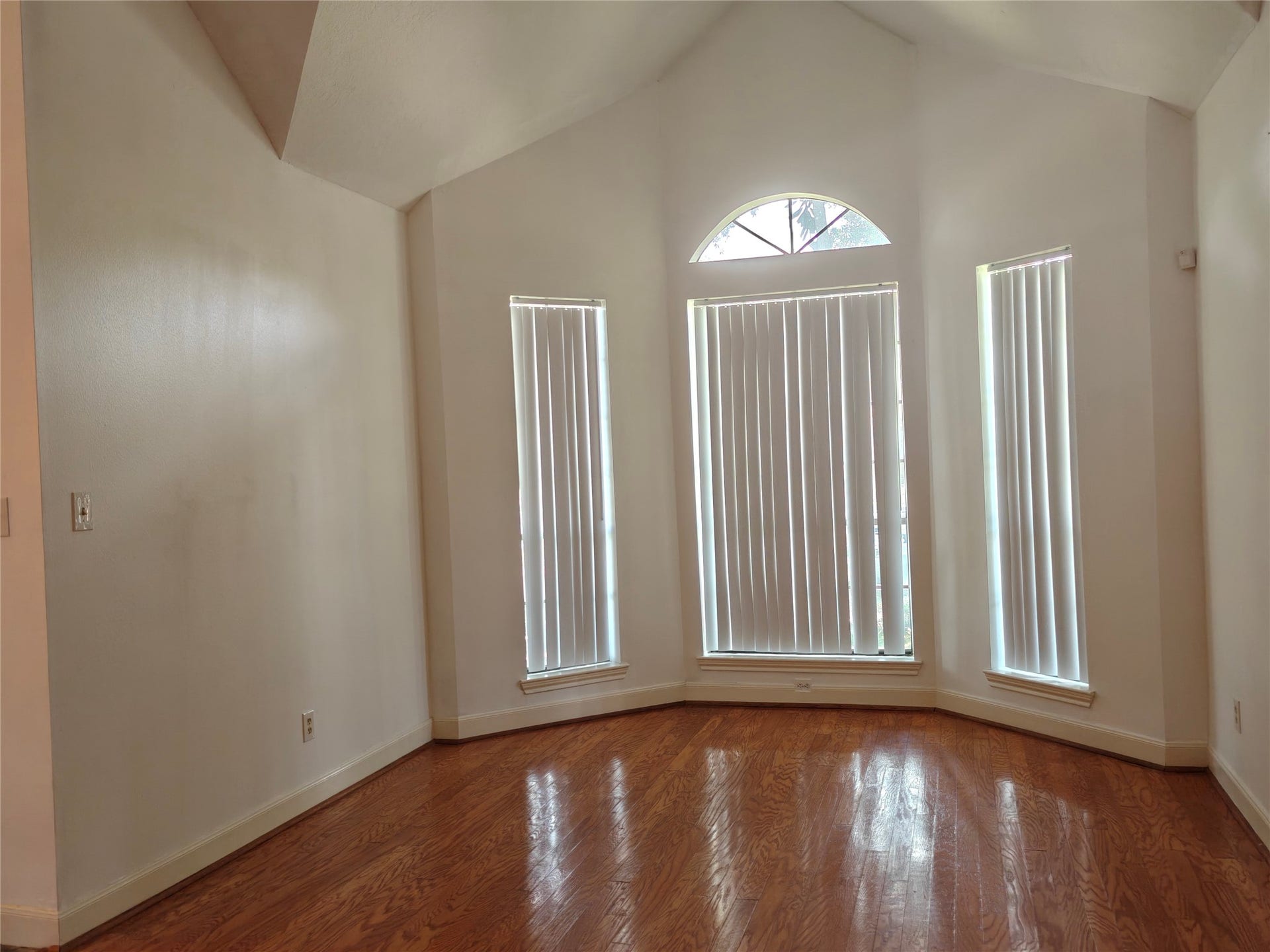 3446 Mimosa Way, Sugar Land, TX 77479 3446 Mimosa Way, Sugar Land, TX 77479