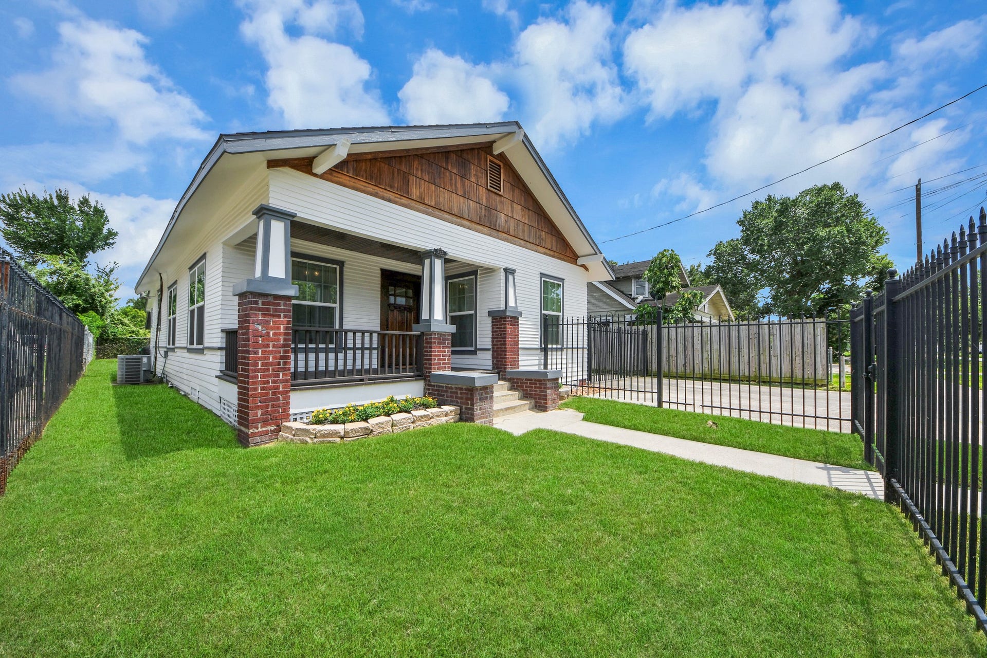 Set on a generous 7,250 square foot lot, the expansive front and side yard offer ample outdoor space with endless possibilities.