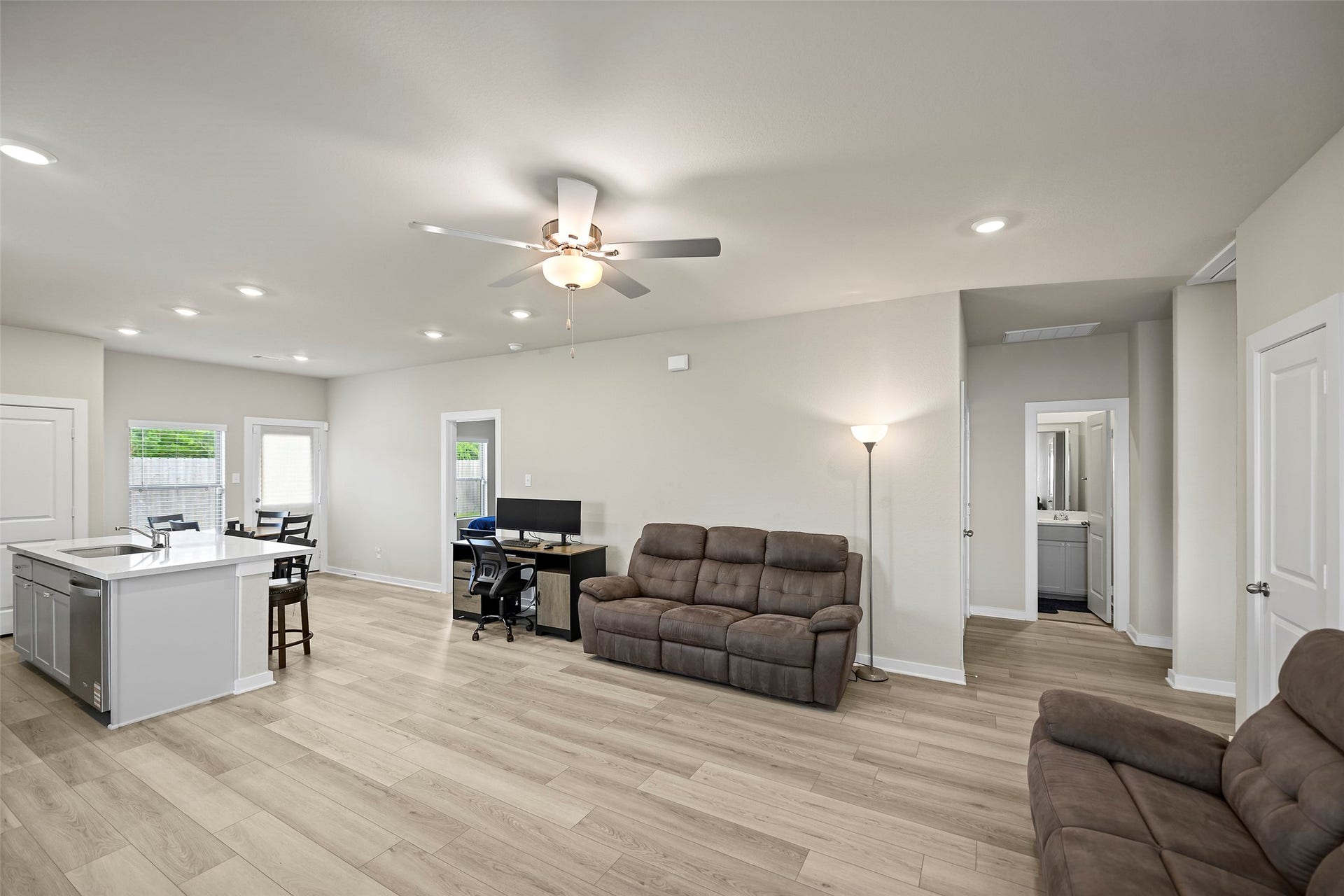 226 Orchard Laurel Drive, Alvin, TX 77511 226 Orchard Laurel Drive, Alvin, TX 77511