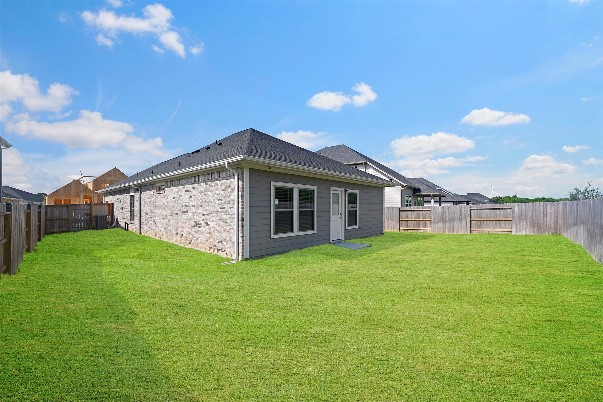 226 Orchard Laurel Drive, Alvin, TX 77511 226 Orchard Laurel Drive, Alvin, TX 77511