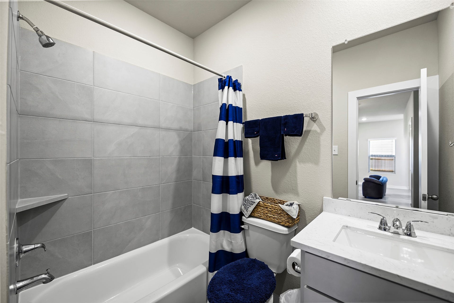 226 Orchard Laurel Drive, Alvin, TX 77511 226 Orchard Laurel Drive, Alvin, TX 77511