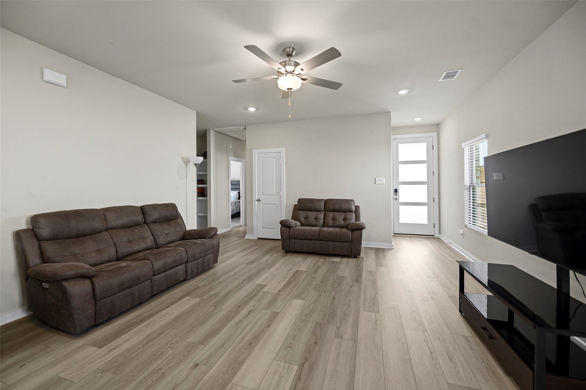 226 Orchard Laurel Drive, Alvin, TX 77511 226 Orchard Laurel Drive, Alvin, TX 77511