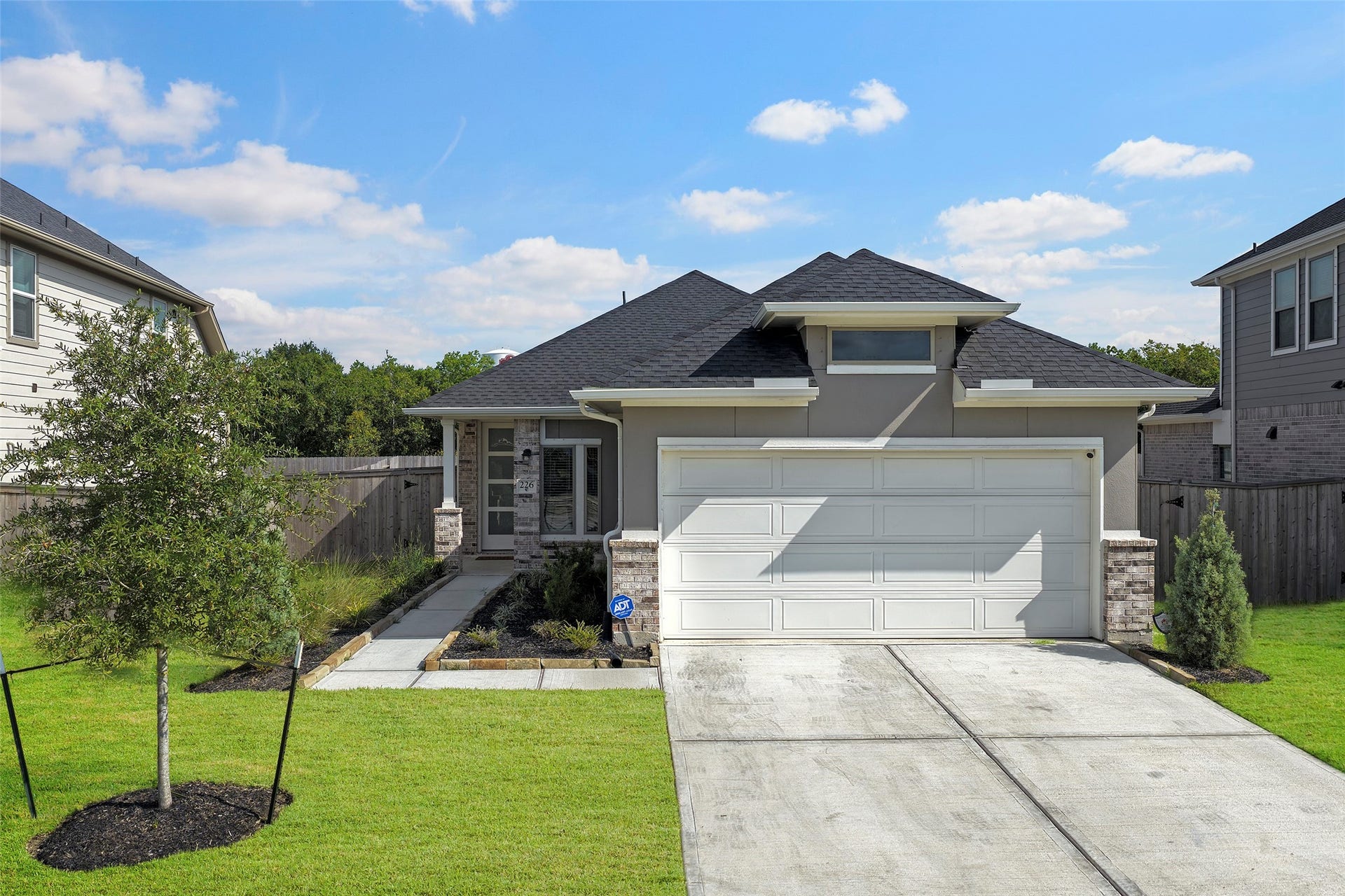 226 Orchard Laurel Drive, Alvin, TX 77511 226 Orchard Laurel Drive, Alvin, TX 77511