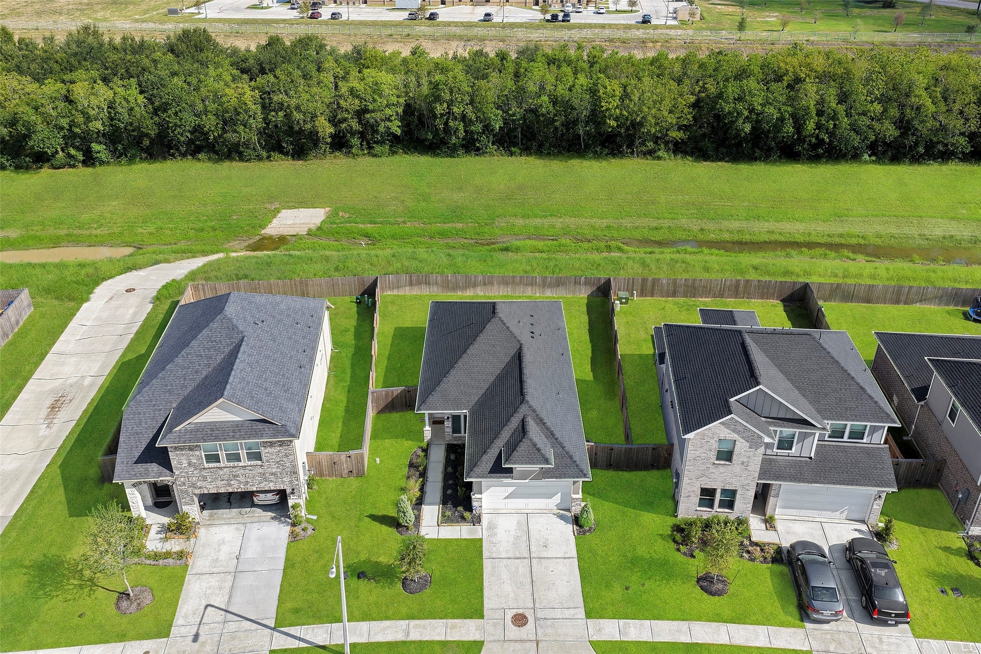 226 Orchard Laurel Drive, Alvin, TX 77511 226 Orchard Laurel Drive, Alvin, TX 77511