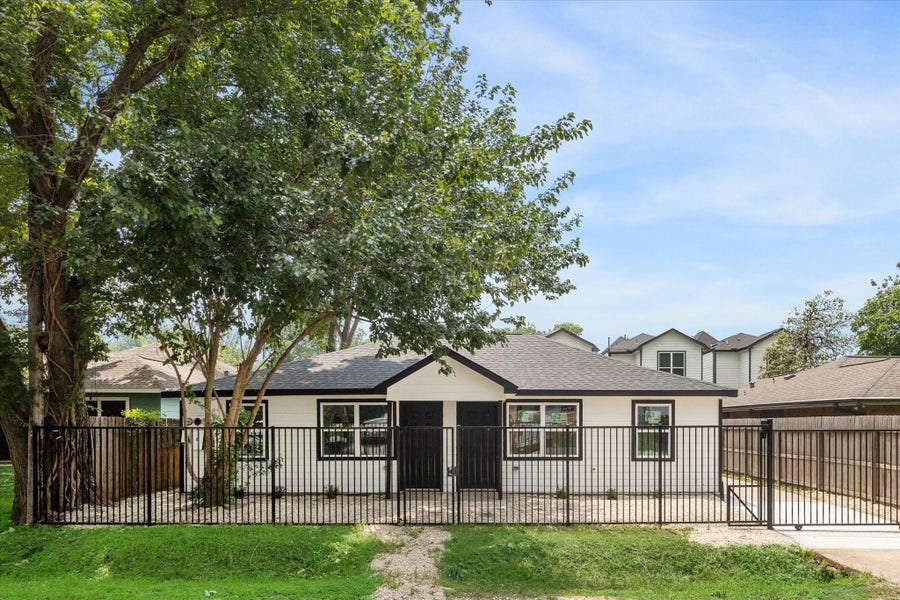Property photo for 306 40th 1/2 Street, #B, Houston, TX